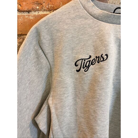 •Tigers• NIKE • Gray Pullover Sweatshirt • Ladies Size L - Picture 4 of 11